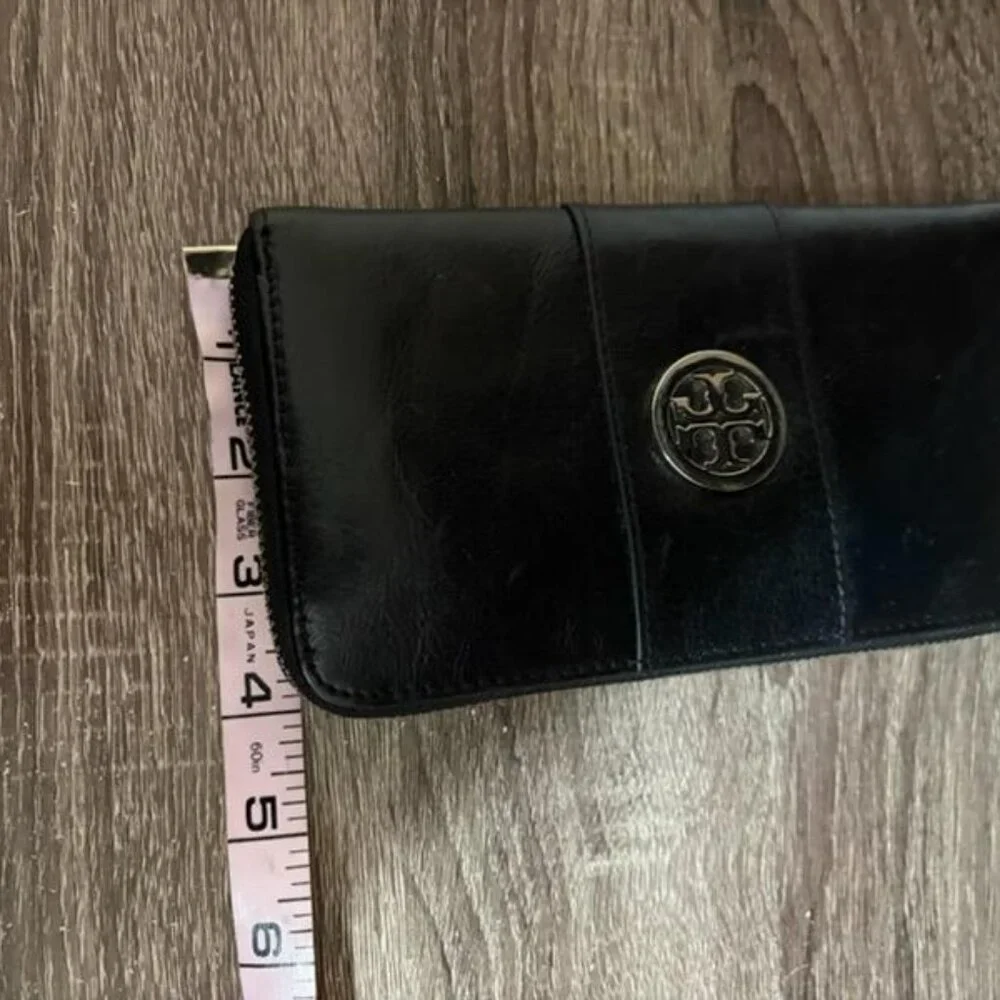 Tory Burch Black Leather Zip-Around Continental Wallet